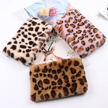 Winter New Fashion Crossbody Bags Women Faux Fur Leopard Phone Shoulder Bag Female Chain Samll Girl Wallet Clutch 
Winter New Fashion Crossbody Bags Women Faux Fur Leopard Phone Shoulder Bag Female Chain Samll Girl Wallet Clutch