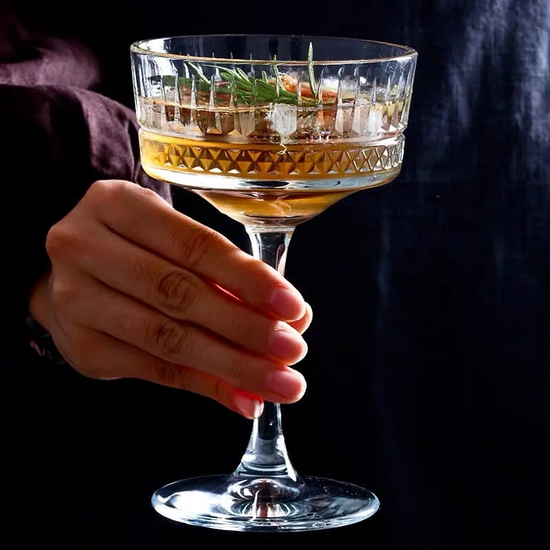 Turkey imported lead-free glass engraved Cocktail Cup Alicia high foot mixing cup Champagne Cup special drink cup
Turkey imported lead-free glass engraved Cocktail Cup Alicia high foot mixing cup Champagne Cup special drink cup