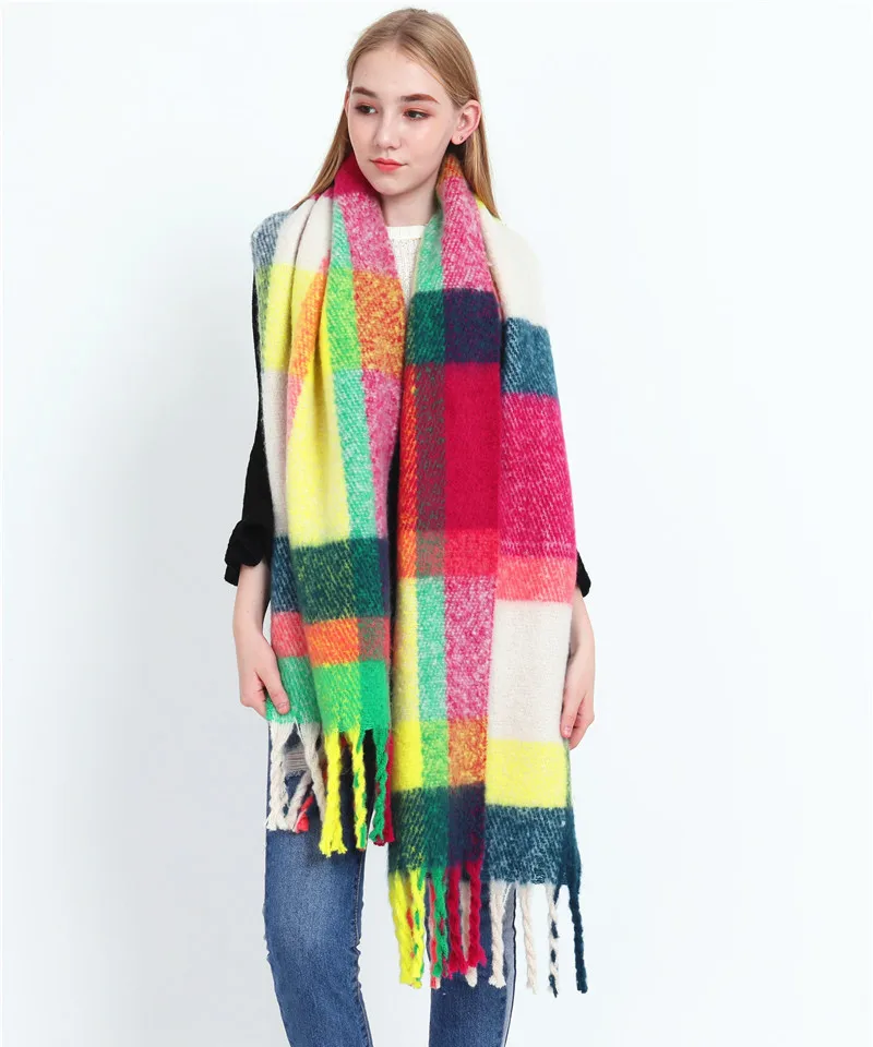 New Style Cashmere Scarf of AC In Europe and America In Autumn and Winter. Color Plaid Long Fringe AC Warm Scarf.
New Style Cashmere Scarf of AC In Europe and America In Autumn and Winter. Color Plaid Long Fringe AC Warm Scarf.