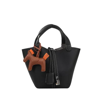 2020 new Fashion Litchi pattern pure color mother-of-the-child bucket bag single shoulder PU female bag
2020 new Fashion Litchi pattern pure color mother-of-the-child bucket bag single shoulder PU female bag