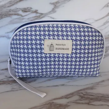 Cheap Lady Makeup Bag Organize Bag Portable Fashion Wholesale Women Cosmetic Bag Dropshipping High Quality Mini Small Phone Bag
Cheap Lady Makeup Bag Organize Bag Portable Fashion Wholesale Women Cosmetic Bag Dropshipping High Quality Mini Small Phone Bag