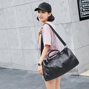 New travel bag ladies handbag large capacity waterproof fitness bag female sports bag luggage bag 
New travel bag ladies handbag large capacity waterproof fitness bag female sports bag luggage bag