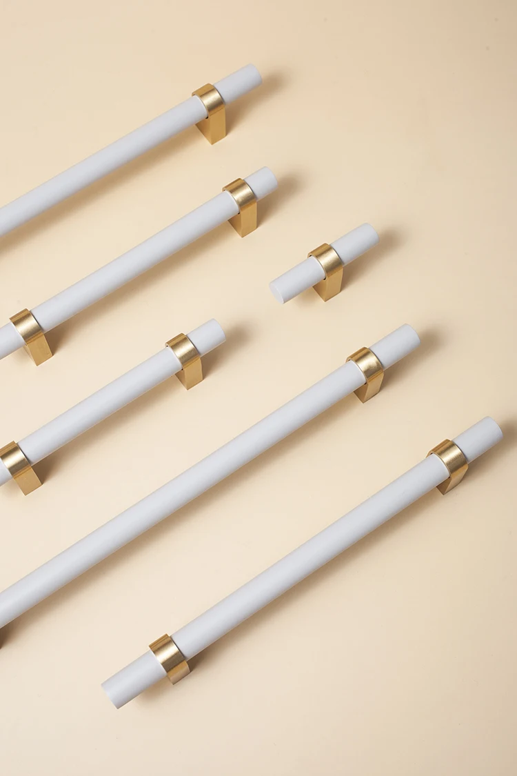 Generic (C334396G)Wooden Knob And Handle /Pink/Grey/Blue Handles