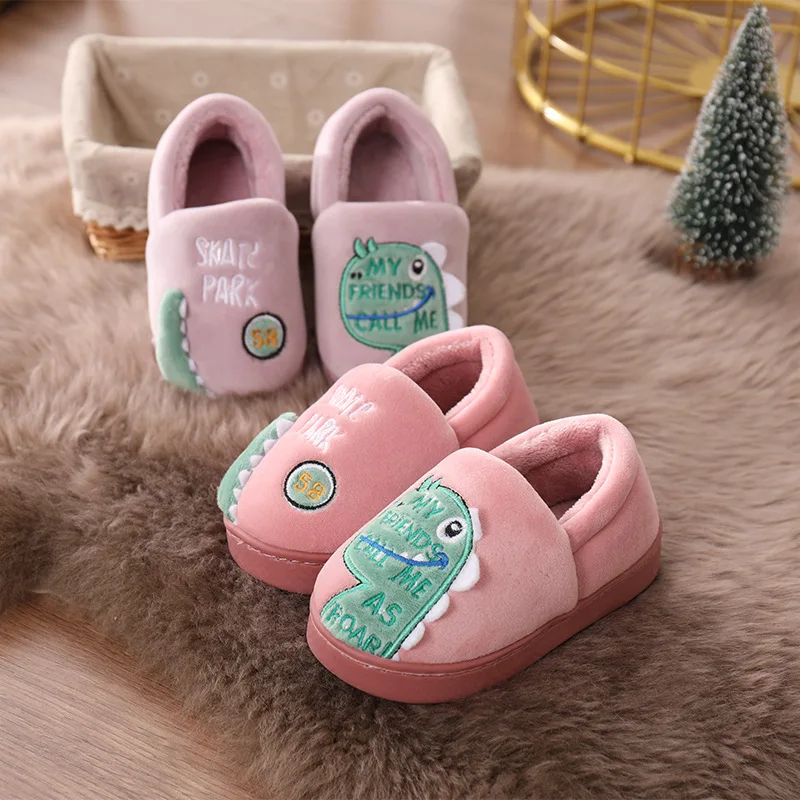 Autumn/Winter New Cartoon Children Slippers Kids Small Dinosaur Indoor Comfortable Plush Baby Warm Cotton Slippers 
Autumn/Winter New Cartoon Children Slippers Kids Small Dinosaur Indoor Comfortable Plush Baby Warm Cotton Slippers