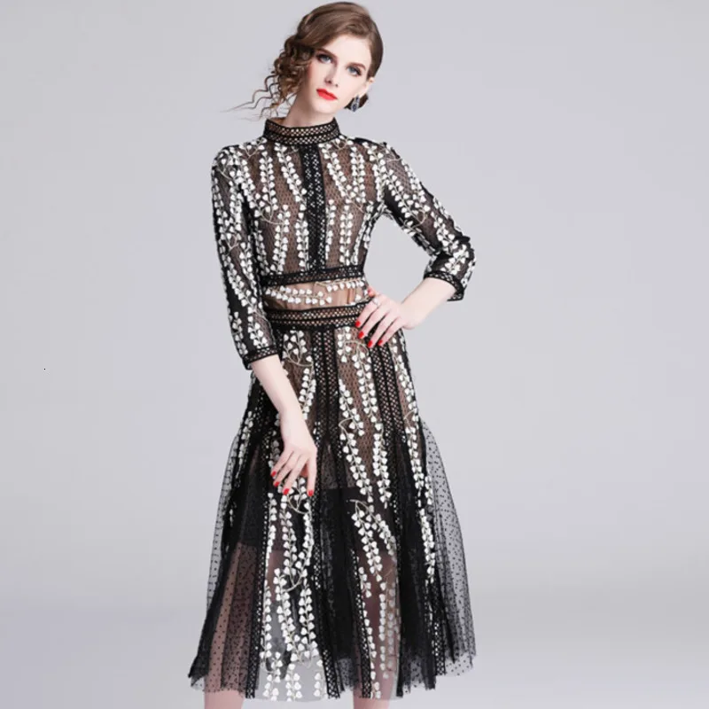 2019 Autunm Winter Woman Embroidery Stitching Dress Lace Pleated Transparent Elegant Female Dress Plus Size HB01A2
2019 Autunm Winter Woman Embroidery Stitching Dress Lace Pleated Transparent Elegant Female Dress Plus Size HB01A2
