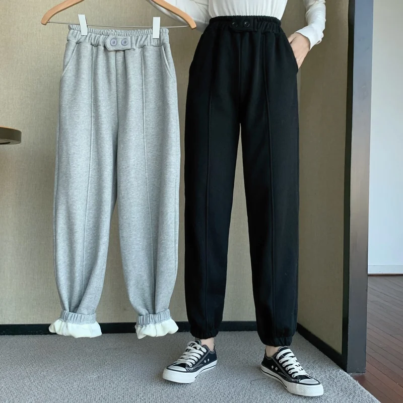 Autumn Winter Korean Style Women's Elastic Waist Plus Velvet Thickened Feet Sports Pants Wild Slim Casual Trousers
Autumn Winter Korean Style Women's Elastic Waist Plus Velvet Thickened Feet Sports Pants Wild Slim Casual Trousers