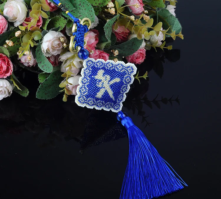 021 Cross Stitch Precise Printing Blue And White Three Sides Embroidered Ping An Fu Automobile Hanging Ornament Protective Talis
021 Cross Stitch Precise Printing Blue And White Three Sides Embroidered Ping An Fu Automobile Hanging Ornament Protective Talis