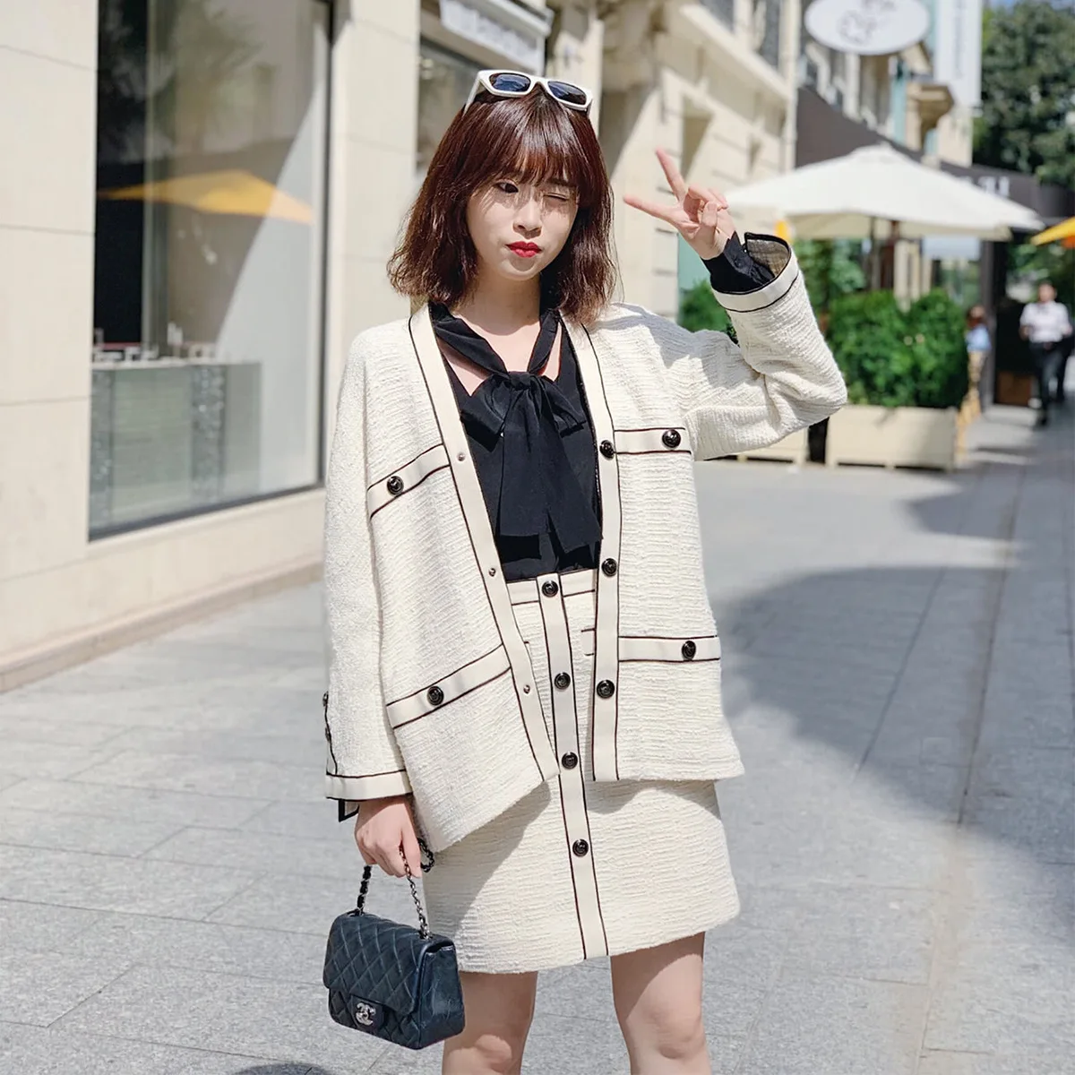 2019 Autumn New White-woven Coarse-and-white Small-and-white-style Women V-neck Short-cut V-Neck Cardigans Sweater women
2019 Autumn New White-woven Coarse-and-white Small-and-white-style Women V-neck Short-cut V-Neck Cardigans Sweater women