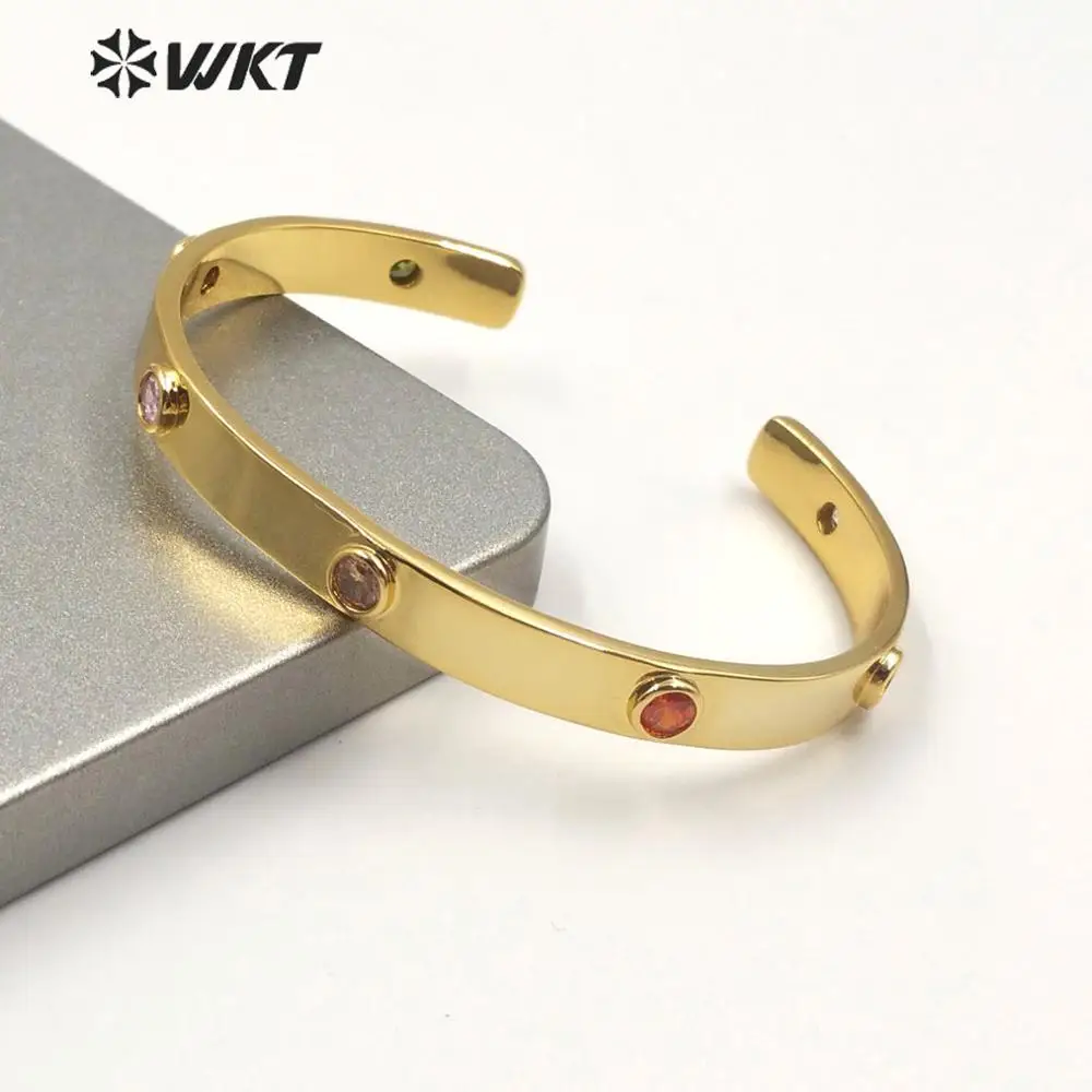 

WT-MB117 Wholesale gold electroplated brass cuff bangle micropave CZ stone gold bangle amazing trendy fashion women bangle