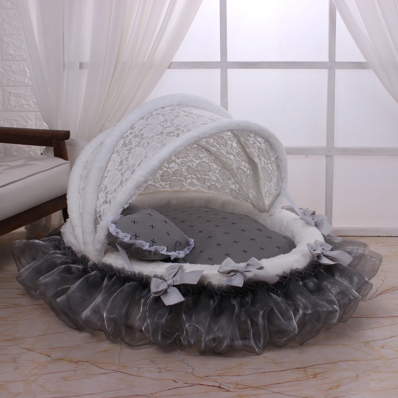 Coral velvet dog sofa lace dog bed foldable awning luxury kennel overall removable and washable
Coral velvet dog sofa lace dog bed foldable awning luxury kennel overall removable and washable