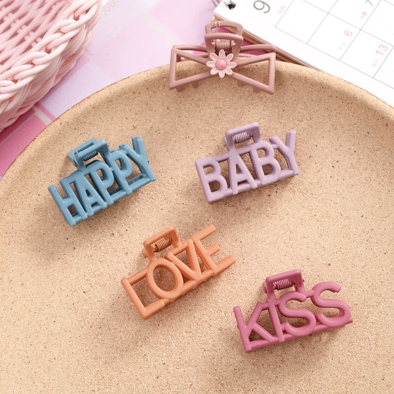 Girls Cute Cartoon Letter Flowers Colorful Hairpins Children Sweet Hair Clip Barrettes Headband Kids Fashion Hair Accessories
Girls Cute Cartoon Letter Flowers Colorful Hairpins Children Sweet Hair Clip Barrettes Headband Kids Fashion Hair Accessories