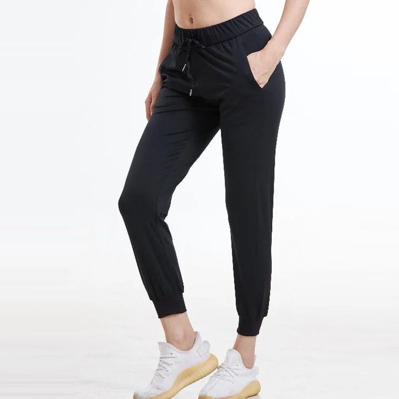 OZAGREL Women Naked-feel Fabric Loose Fit Sport Jogger Leggings with two side pockets
OZAGREL Women Naked-feel Fabric Loose Fit Sport Jogger Leggings with two side pockets