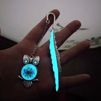 Luminous Feather Bookmarks Retro Temperament Glow Metal Bookmark Fluorescent Owl Bookmark Classical Bookmark
Luminous Feather Bookmarks Retro Temperament Glow Metal Bookmark Fluorescent Owl Bookmark Classical Bookmark