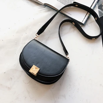 2020 Fashion Saddle Woman PU Leather Shoulder Bag Summer Solid Color Buckle Soft Crossbody Versatile Black Purses And Handbags 
2020 Fashion Saddle Woman PU Leather Shoulder Bag Summer Solid Color Buckle Soft Crossbody Versatile Black Purses And Handbags