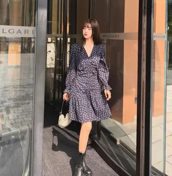 2020 Autumn And Winter New Korean Version Of Floral V-neck Drawstring Puff Sleeve Dress Women's Thin Waist Mid-length
2020 Autumn And Winter New Korean Version Of Floral V-neck Drawstring Puff Sleeve Dress Women's Thin Waist Mid-length