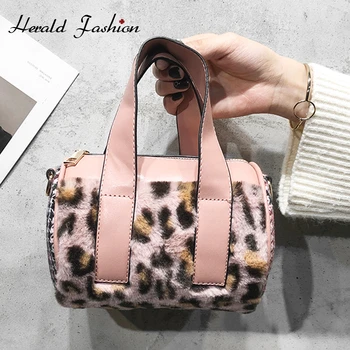 Leopard Faux Fur Warm Women Boston Handbag Plush Female Messenger Crossbody Bag Fashion Lady Tote Small Shoulder Bag Purse 
Leopard Faux Fur Warm Women Boston Handbag Plush Female Messenger Crossbody Bag Fashion Lady Tote Small Shoulder Bag Purse