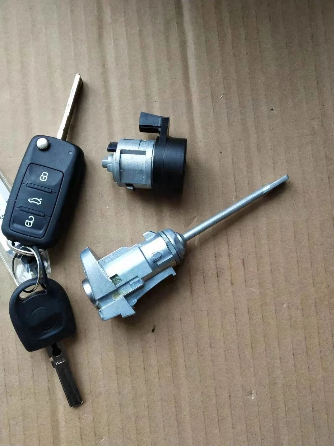 Full Car Lock For VW POLO 2013-2015 Year Door Lock Replacement With Remote Key Iginition Lock Locksmith Tool
Full Car Lock For VW POLO 2013-2015 Year Door Lock Replacement With Remote Key Iginition Lock Locksmith Tool