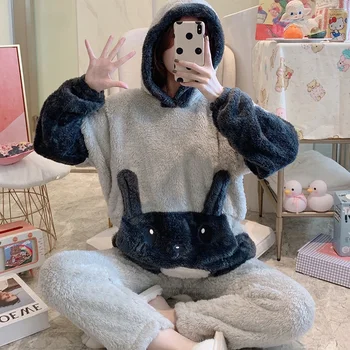 Winter flannel can be worn outside pajamas ladies cartoon print 2 suit coral fleece hooded collar long-sleeved home service 
Winter flannel can be worn outside pajamas ladies cartoon print 2 suit coral fleece hooded collar long-sleeved home service