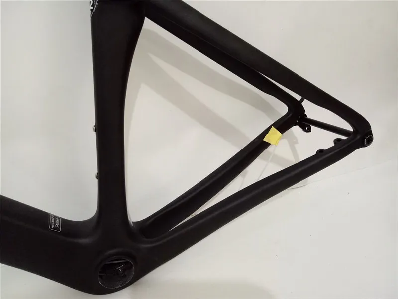 Customize Carbon Road Bike Frame disc brakes Di2 Mechanical UD carbon fibre road cycling race bicycle frameset taiwan bike 
Customize Carbon Road Bike Frame disc brakes Di2 Mechanical UD carbon fibre road cycling race bicycle frameset taiwan bike
