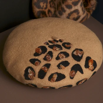 Western style wild leopard wool felt beret Japanese wild female autumn and winter woolen hat net red bud
Western style wild leopard wool felt beret Japanese wild female autumn and winter woolen hat net red bud