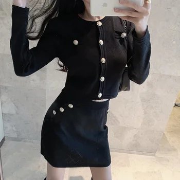 2020 New Autumn Women 2 piece set Knitting single-breasted Long sleeve short coat + Mini skirts Suit women Outfits 
2020 New Autumn Women 2 piece set Knitting single-breasted Long sleeve short coat + Mini skirts Suit women Outfits