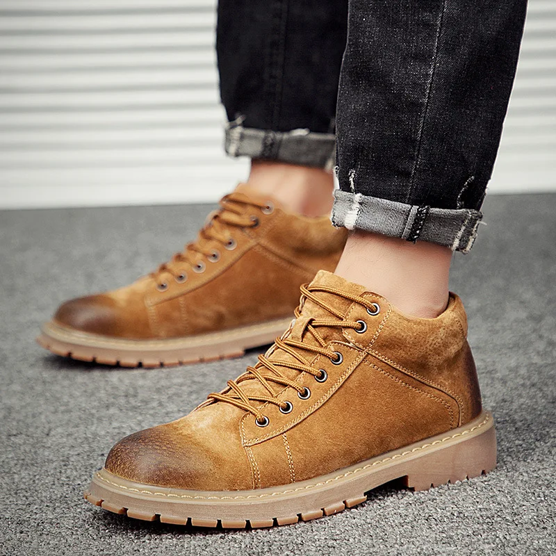 Men Casual Martin Boots Winter New Style Students Versatile Suede Men's Boots Genuine Leather Workwear round-Toe Outsole MEN'S S 
Men Casual Martin Boots Winter New Style Students Versatile Suede Men's Boots Genuine Leather Workwear round-Toe Outsole MEN'S S