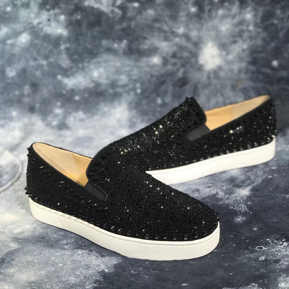 Top Low Cut Leisure Black Suede Leather Rhinestone Circle Rivet Red Bottoms For Men Sports Shoes Sneakers Flat Loafers 
Top Low Cut Leisure Black Suede Leather Rhinestone Circle Rivet Red Bottoms For Men Sports Shoes Sneakers Flat Loafers