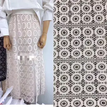 top quality Modern design French net lace fabric African Flower mul ti color embroidery tulle lace fabric for ladies dress
top quality Modern design French net lace fabric African Flower mul ti color embroidery tulle lace fabric for ladies dress