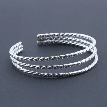 S925 Sterling Silver Bracelet Personality Charm Temperament Ladies Smooth Twist Simple Hand Jewelry
S925 Sterling Silver Bracelet Personality Charm Temperament Ladies Smooth Twist Simple Hand Jewelry