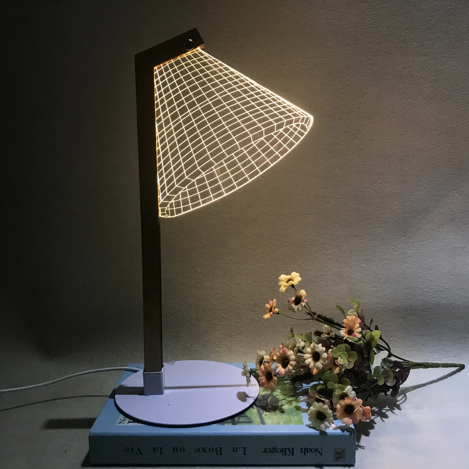 Modern Creative LED Visual Stereo Small Table Lamp Wood Bracket Reading Lamp Bedside Decoration Birthday Gift USB Night Light
Modern Creative LED Visual Stereo Small Table Lamp Wood Bracket Reading Lamp Bedside Decoration Birthday Gift USB Night Light