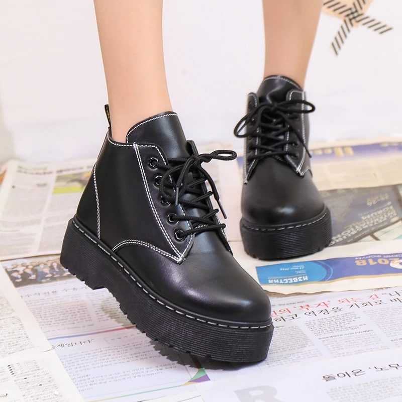 Handsome Martin boots, new British style boots, autumn single boots, net red thin locomotive, short barrel shoes
Handsome Martin boots, new British style boots, autumn single boots, net red thin locomotive, short barrel shoes