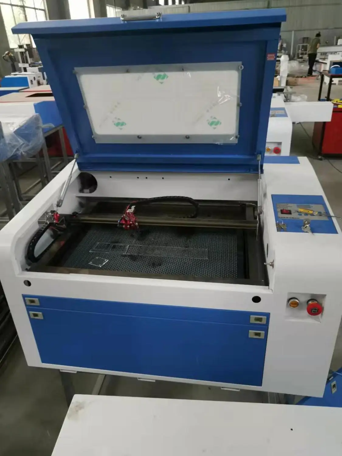 Songli Machine 4060 Laser Engraving Machine 50 W to Russia customer include shipping fee package box fee and custom tax fee
Songli Machine 4060 Laser Engraving Machine 50 W to Russia customer include shipping fee package box fee and custom tax fee