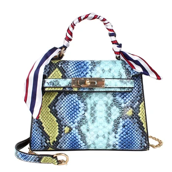 European and American fashion pu snake pattern handbag for women street trend goes with Cross-body bag with chain
European and American fashion pu snake pattern handbag for women street trend goes with Cross-body bag with chain