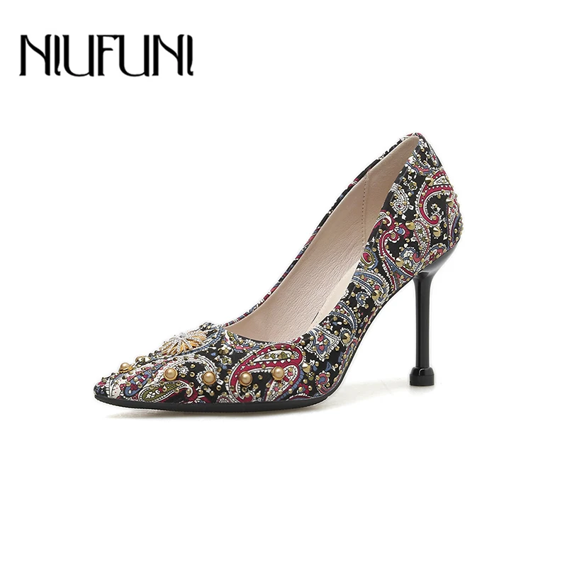 Genuine Leather Retro Rhinestone Rivet Pointy Toe Women's Pumps Stiletto High Heels Elegant Office Wedding Banquet Women's Shoes
Genuine Leather Retro Rhinestone Rivet Pointy Toe Women's Pumps Stiletto High Heels Elegant Office Wedding Banquet Women's Shoes