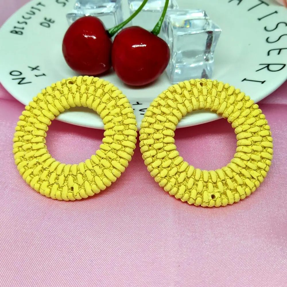 2pcs DIY resin imitation rattan earrings pendant accessories round and oval female earrings pendant 2019 latest fashion
2pcs DIY resin imitation rattan earrings pendant accessories round and oval female earrings pendant 2019 latest fashion