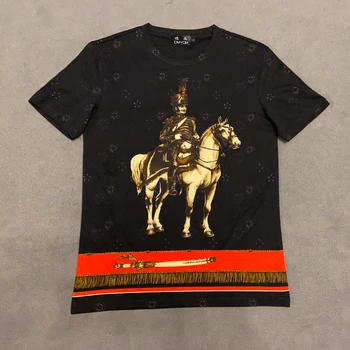 DUYOU Men T-shirt Summer Men Short Sleeve T Shirt Round Neck T-Shirt Warhorse King Print Men's Brand Clothing Cotton TShirt
DUYOU Men T-shirt Summer Men Short Sleeve T Shirt Round Neck T-Shirt Warhorse King Print Men's Brand Clothing Cotton TShirt