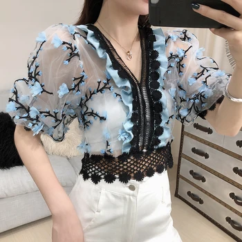 Women 3D Flower Embroidery Perspective Screen Wearing V-collar Sexy Hollowed-out Short Crop Tops Elegant Blouse Shirts J316 
Women 3D Flower Embroidery Perspective Screen Wearing V-collar Sexy Hollowed-out Short Crop Tops Elegant Blouse Shirts J316