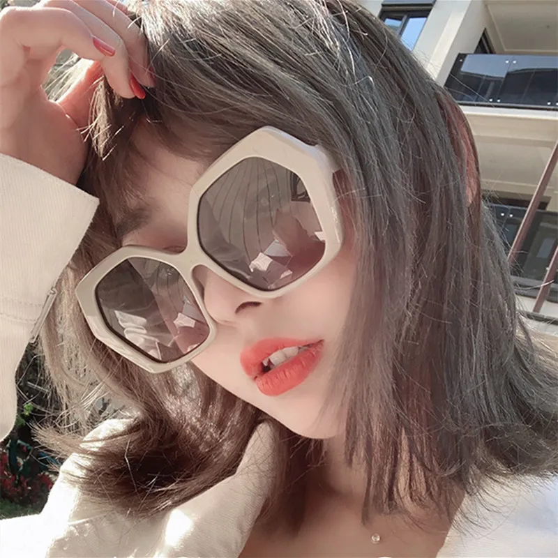 ZYHAO 2020 Fashion Oversized Sunglasses Women New Polygon Pink Sun Glasses Sport Sunglasses for Male Female Lentes De Sol Mujer
ZYHAO 2020 Fashion Oversized Sunglasses Women New Polygon Pink Sun Glasses Sport Sunglasses for Male Female Lentes De Sol Mujer
