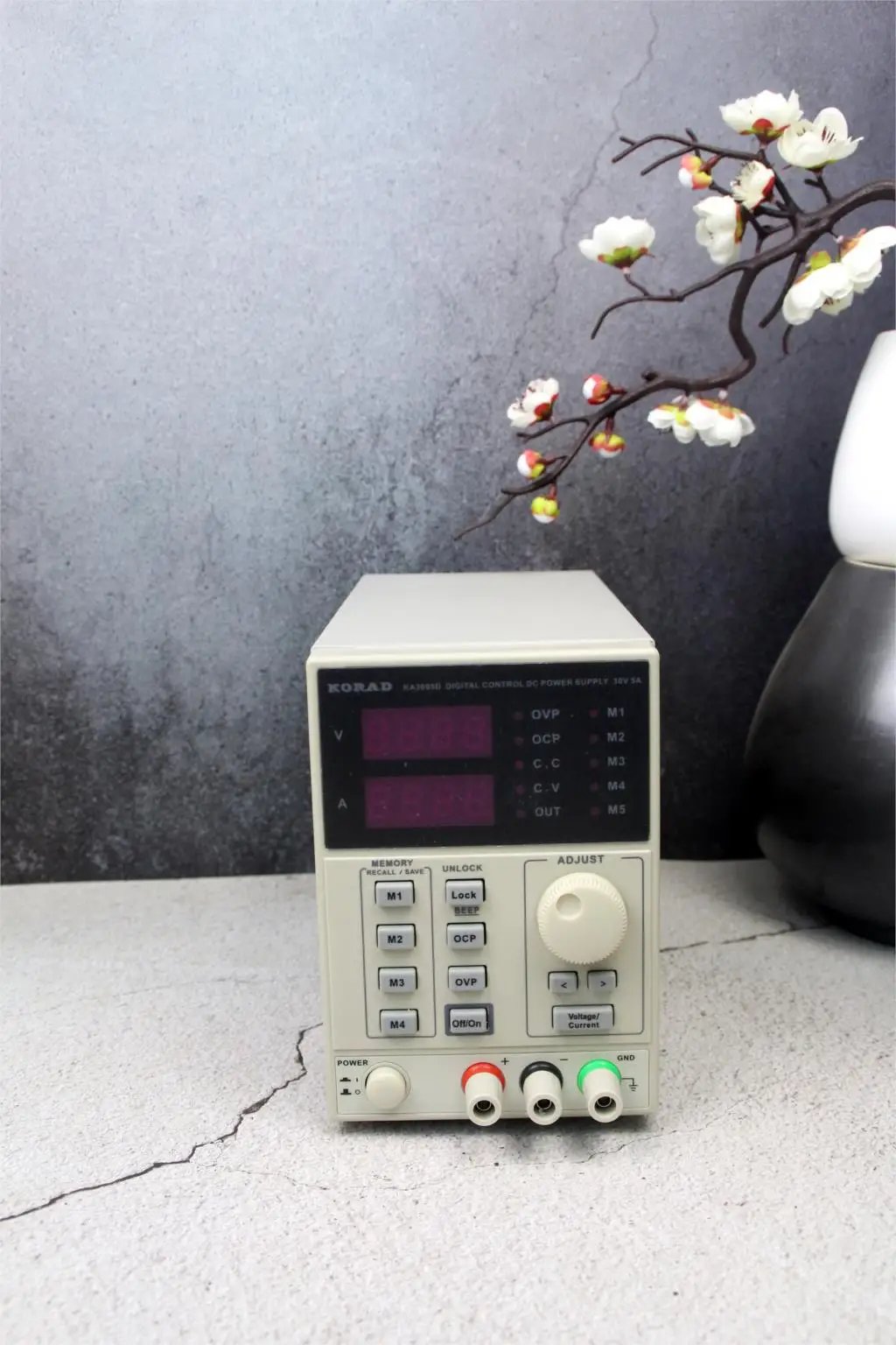 KA3005D 0~30V 0~5A Precision Variable Adjustable DC Power Supply Digital Regulated Lab Grade for Phone Repair Free shipping
KA3005D 0~30V 0~5A Precision Variable Adjustable DC Power Supply Digital Regulated Lab Grade for Phone Repair Free shipping