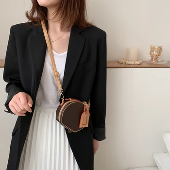 Vintage Round Crossbody Bag Women PU Leather Shoulder Messenger Bags Ladies Small Handbags Fanny Waist Pouch Mini Totes Purse
Vintage Round Crossbody Bag Women PU Leather Shoulder Messenger Bags Ladies Small Handbags Fanny Waist Pouch Mini Totes Purse