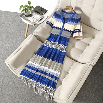 European and American women's clothing 2020 summer new style Short sleeve v-neck Wavy printing Fashion knit dress
European and American women's clothing 2020 summer new style Short sleeve v-neck Wavy printing Fashion knit dress