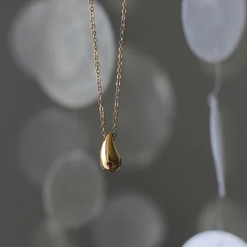 Cool Gold Curved Water Drop Small Eggplant Smooth Solid Necklace Clavicle Chain Female New Style Titanium Steel Plated 14K Gold
Cool Gold Curved Water Drop Small Eggplant Smooth Solid Necklace Clavicle Chain Female New Style Titanium Steel Plated 14K Gold