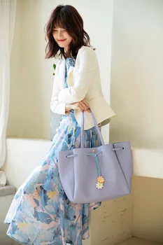 New pregnant women's women's spring oil painting sense designer irregular pregnant women were thin and fresh long silk dress
New pregnant women's women's spring oil painting sense designer irregular pregnant women were thin and fresh long silk dress