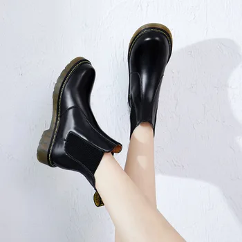 The new 2020 fall air round head British wind black low cylinder with absorbent Martin boots for women a undertakes
The new 2020 fall air round head British wind black low cylinder with absorbent Martin boots for women a undertakes