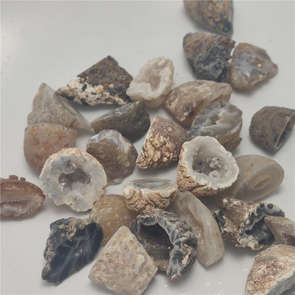 1Pcs Natural Agate Irregular Crystal Slice Healing Reiki Stone Quartz Pendant Mineral Home Decor Collection Raw Stones Slice
1Pcs Natural Agate Irregular Crystal Slice Healing Reiki Stone Quartz Pendant Mineral Home Decor Collection Raw Stones Slice