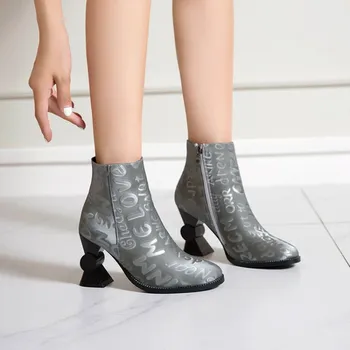 US4-11 Womens Pointy Toe Words Letters Printed Mixed Colors Ankle Boots Strange High Heel Shoes Warm Winter 2Colors Plus Size
US4-11 Womens Pointy Toe Words Letters Printed Mixed Colors Ankle Boots Strange High Heel Shoes Warm Winter 2Colors Plus Size
