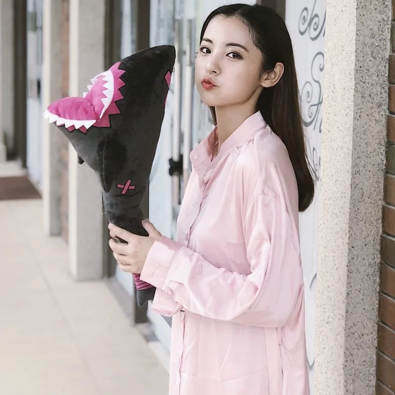 Fifth Personality Hand Travel Regulators Director COS Props Weapons Shark Rod Stuffed Toy Pillow Shark Hammer
Fifth Personality Hand Travel Regulators Director COS Props Weapons Shark Rod Stuffed Toy Pillow Shark Hammer