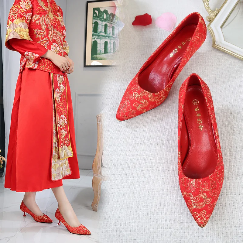 Chinese Style Marriage Shoes Embroidery Embroidered Thin Heeled Semi-high Heeled Pointed-Toe Xiu Shoes Bridal Shoes Wedding Shoe 
Chinese Style Marriage Shoes Embroidery Embroidered Thin Heeled Semi-high Heeled Pointed-Toe Xiu Shoes Bridal Shoes Wedding Shoe