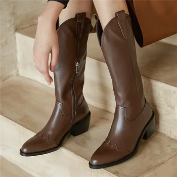 2020 New Genuine Leather Pointed Riding Boots V Tube Patchwork Women Shoes Crude Heel Handsome Equestrian Long Boots Fall Winter 
2020 New Genuine Leather Pointed Riding Boots V Tube Patchwork Women Shoes Crude Heel Handsome Equestrian Long Boots Fall Winter