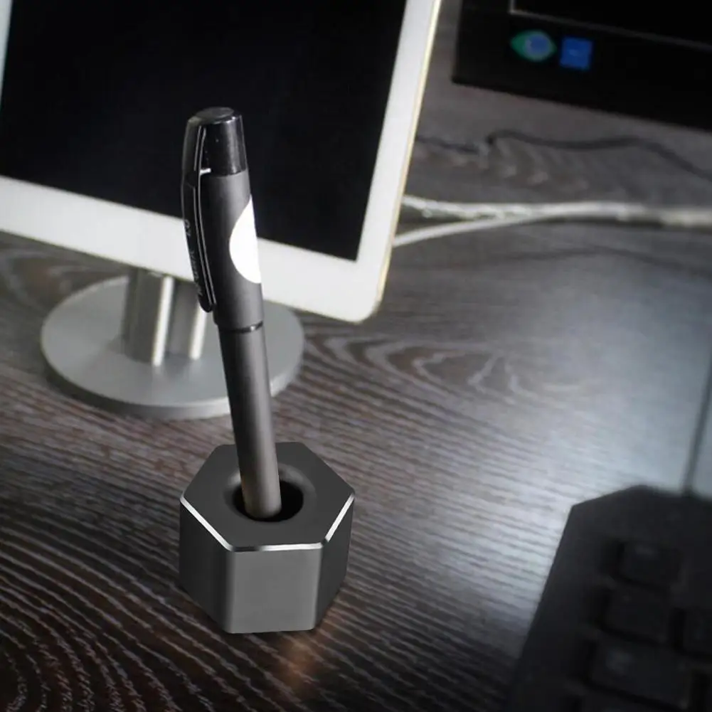 Durable Use Metal Pen Holder Simple Desktop Storage Pen Holder Multifunctional Innovative Office Stationery Storage Box
Durable Use Metal Pen Holder Simple Desktop Storage Pen Holder Multifunctional Innovative Office Stationery Storage Box